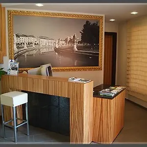 residence-la-meridiana.hotelinveneto.com/